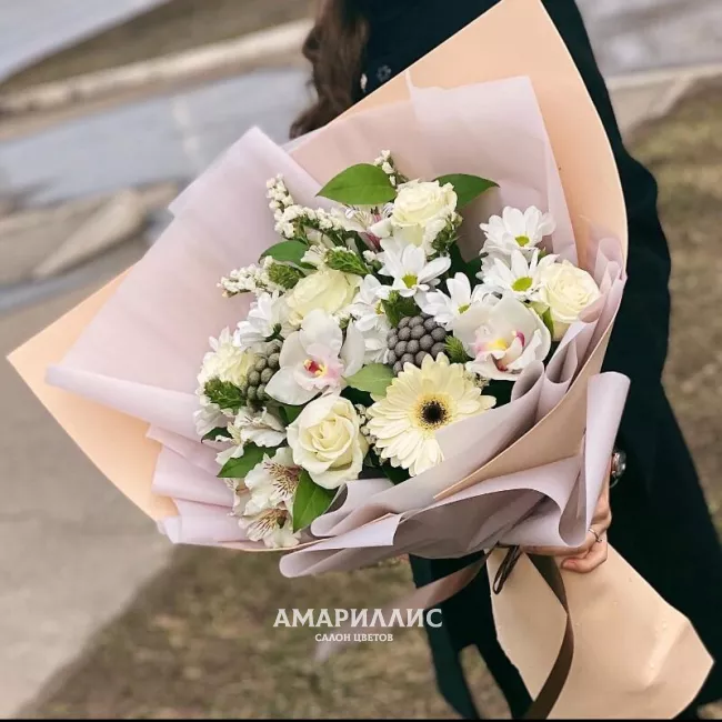 Сборный букет &laquo;Кремовый&raquo;