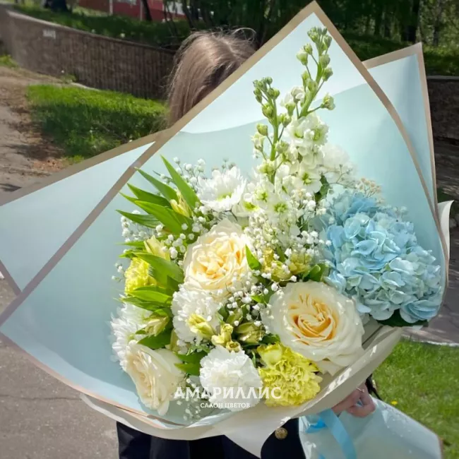 Букет с гортензией &laquo;Пышное платье&raquo;