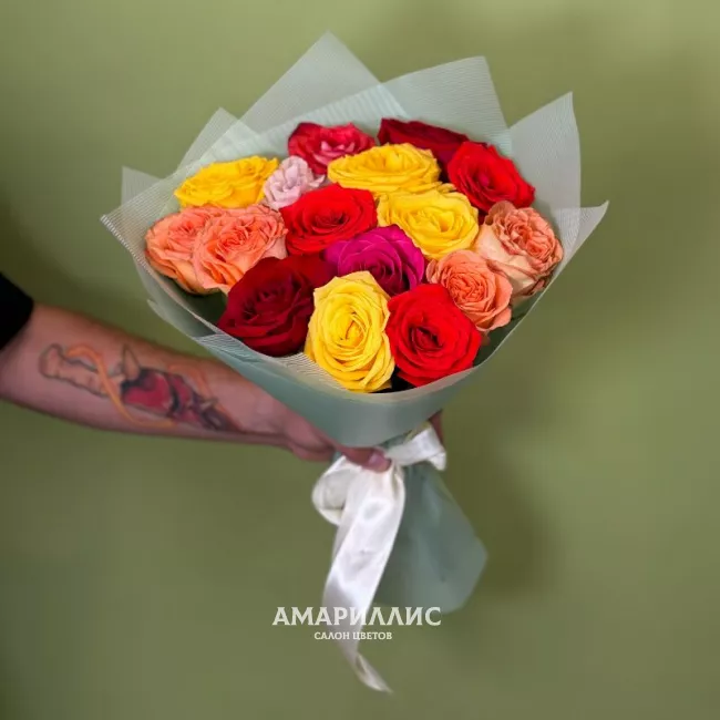 Микс из роз &laquo;Поцелуй&raquo;